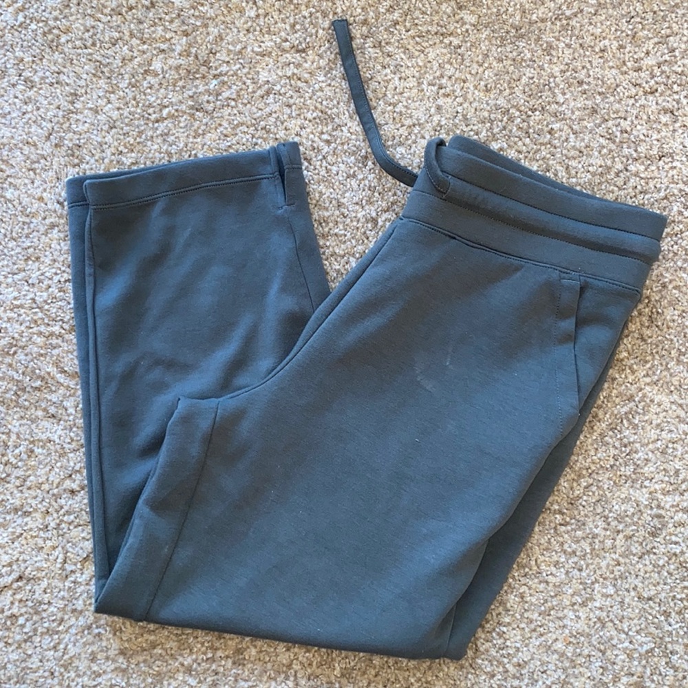 32 Degrees Cool capris size Small new without tags